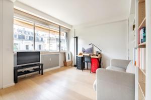 Veeve - Contemporary Heights