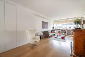 Veeve - Contemporary Heights