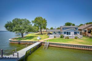 Cedar Creek Lake Views Gorgeous Mabank House!