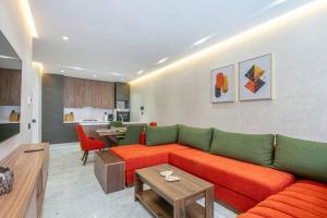 Peaceful Living: Chic Apartment, Prime Location