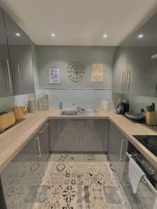 Monkbridge Mews Apartment