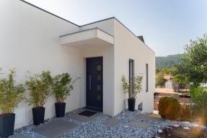 Amazing Sintra Retreat W Pool by LovelyStay