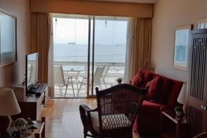 HERMOSO DEPARTAMENTO EN PRIMERA LINEA VIÑA DEL MAR y HERMOSA VISTA AL MAR