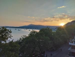 Πέτρινο στη θάλασσα