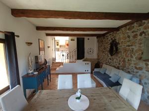 Appartement privatisé dans maison