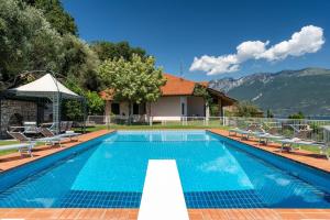 Villa Aurora- Villa esclusiva con piscina e splendida vista lago