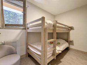 Duplex rénové à Méribel, proche pistes et commerces, balcon avec vue, Wi-Fi inclus - FR-1-688-53