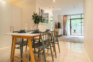 Serene on Grenfell Adelaide