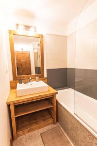 Appartements Le Rioumajou 2 - Grand T4 - Piscine - Centre St Lary : photos des chambres