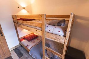 Appartements Le Rioumajou 2 - Grand T4 - Piscine - Centre St Lary : photos des chambres