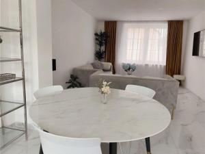 Luxrem-DE 1 Apartments