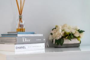 Summer Breeze on Cliff St