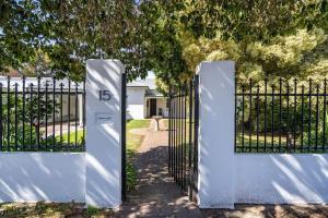 Summer Breeze on Cliff St