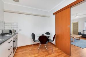 Moments on Moseley Glenelg