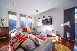 The Arlington - Easy Stay near Entertainment & CBD