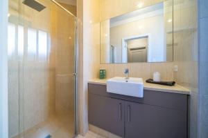 The Arlington - Easy Stay near Entertainment & CBD