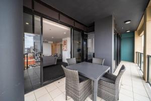 Onyx on North Tce CBD Penthouse Pool Parking