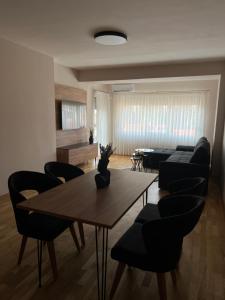 Apartment33