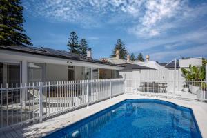 THE OSLO on Broadway - Two Poolside Villas