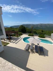 Villa Alana GANZE VILLA - POOL - SAUNA - JACUZZI 200m2