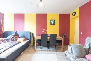 obrázek - - Magical Harry Potter apartment in Duisburg - 2 Mins Central Station Hbf - Kingsize Bed & Netflix -