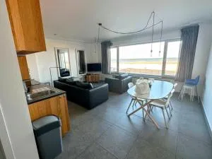 Oostende zeezicht Majestic 1 - Остенде