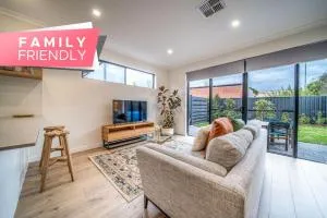 Ohana on Hobart Backyard Wifi Family - Darlington