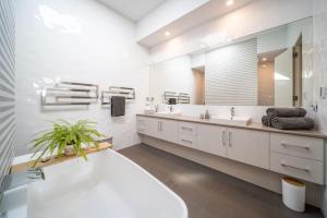 Vogue on Victoria Forestville