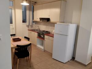 Διατίθεται Γκαρσονιέρα