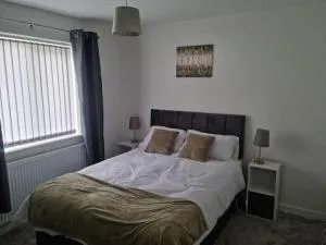 5 bedroom house - Cheshire Oaks - 切尔德桑顿