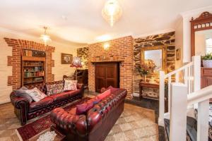 The Burrow on Botanic - Timeless Elegance in the CBD