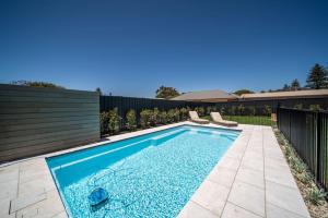 Seaside on Swan Laneway Retreat