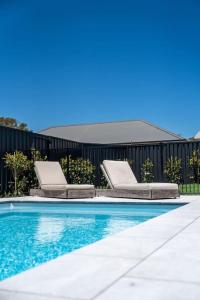 Seaside on Swan Laneway Retreat