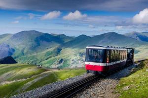 2Bed Cabin w Parking near Snowdonia National Park