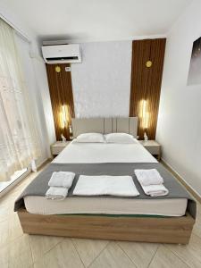 DeLux Apartment (by Mishel)