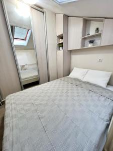 Monument to Vuk apartment