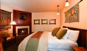 Queen Room - Disability Access room in Blackbird Inn