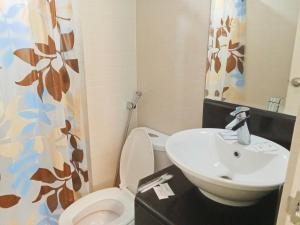 Henrys Newport Deluxe Condotel