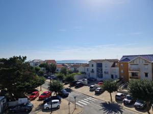 Appartements Duplex 3 pieces a deux pas de la plage avec parking - 4 pers - FR-1-706-16 : photos des chambres