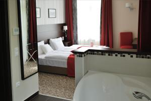 Corner Hotel & Kávéház