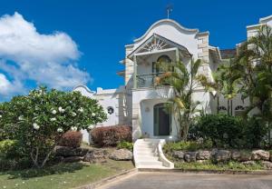 Sugar Hill - Frangipani by Blue Sky Luxury