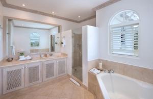 Sugar Hill - Frangipani by Blue Sky Luxury