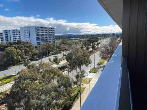 Brand New 2B2B Apt (City, Chinatown, free Parking)