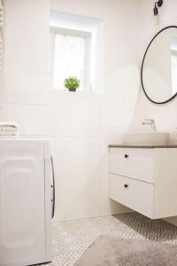 Spacious Apartment with 3 meter ceilings, Powiśle, The Old Town