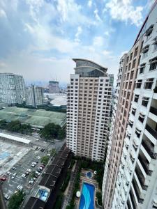 Manhattan Parkview in Araneta City with Pool view