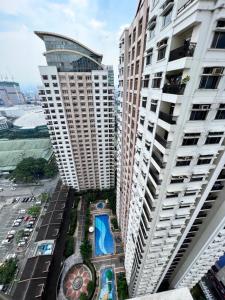 Manhattan Parkview in Araneta City with Pool view