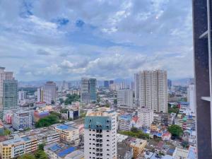 Cozy & Homely Chambers KL@3 Mins Walking Distance to LRT & Monorail