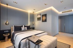 Luxury Deluxe Room with Sea View room in Villa Zurich