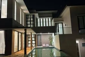 4BR Private Villa with Pool in the Heart of city - Sengkuang