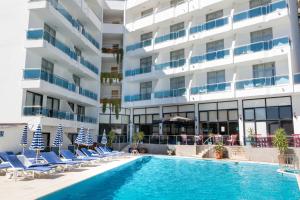 Ponz Hotel